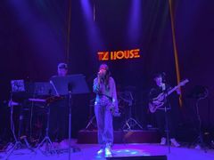 -TZ House音乐现场(来福士中心店)