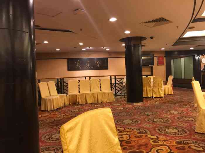 银河大酒店中餐厅-"住在附近的,过去喝早茶. 8点多,二楼的.