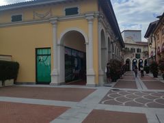 -佛罗伦萨小镇广佛名品奥特莱斯(疏港路店)