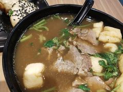 -小杨生煎(金山百联购物中心3楼店)