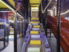 -嗨翻Hi-Fun竞技主题乐园·蹦床亲子生日轰趴(国光1937店)