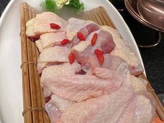 -得意咚瓜·顺德鱼生·冬瓜火锅(深圳首店)