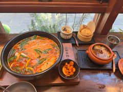-银米·云南传统过桥米线(双廊黑金冠店)