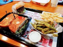 -The Habit Burger Grill 哈比特汉堡(复兴soho店)