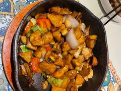 -云海肴·汽锅鸡·云南菜(天山百盛优客店)