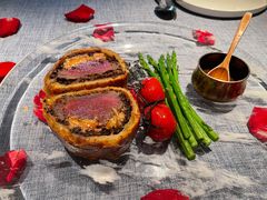 惠灵顿牛排-弦月窗LUNETTE BY AMANDA(复兴路店)