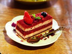 草莓红丝绒蛋糕-盘炉forenza·云贵川融合小食堂 ( 钟楼中柳巷店)