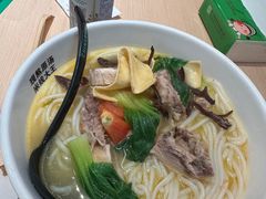 -蒙自源米线大王(东站店)