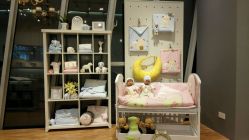 -丽婴房(七莘路店)