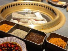 -铭牛烧肉·和牛海鲜自助(高新月牙湖店)