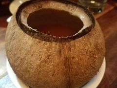 椰子炖乌鸡汤-JUKEBOX玖部音乐餐厅(华侨城店)