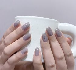 -花岐款式专研健康美甲沙龙