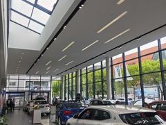 -上海宝信宝马4S店