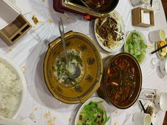 -乡土特色.冷锅鱼.牦牛肉汤锅