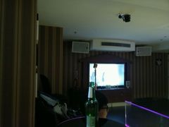 -唯爱KTV聚会餐厅(仙林东城汇店)