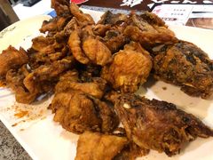 -八次方巴乡石锅鱼·金海湖水库活鱼(谷丰东路店)