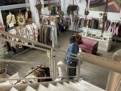 -Retrock Designer Vintage Store