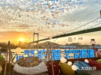 不藏了！！厦门见过坠懂氛围感的海景餐吧