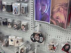 -Love Star追星馆(上海大悦城店)