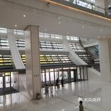 几个月时间，从门庭若市到零零散散的客流，以及一些关门
