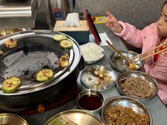 -围炉肉舍丹东海鲜烤肉·烤活鳗(步行街店)