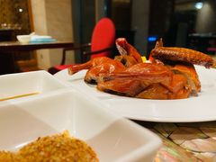 烤乳鸽-阳澄湖费尔蒙酒店颐丰阁中餐厅(马鞍山西路店)