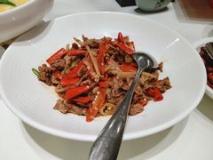 小炒雪花牛肉-千滋百味·醉江澜花园餐厅(街道口店)