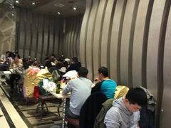 等位区-芭菲盛宴·环球美食(解放碑英利国际店)