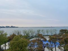 -上海滴水湖皇冠假日酒店