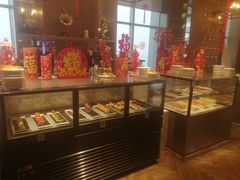 面包甜点陈列柜-都会尚膳·海鲜自助餐厅(重庆万豪酒店)