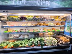 自助取餐区-万记麻辣烫国展总店