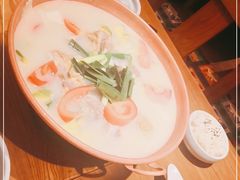 -云海肴·汽锅鸡·云南菜(天山百盛优客店)