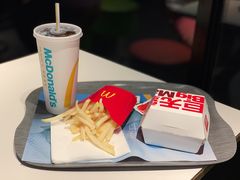 -麦当劳(利津路店)