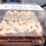 外层绵软,中间冰凉。「红丝绒蛋糕」
