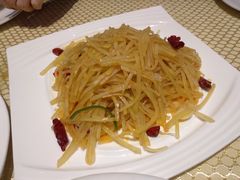 酸辣土豆丝-巴扎美食·新疆菜·西域歌舞表演餐厅(新疆大厦店)