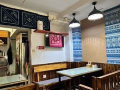 -蜗牛小馆醉乡民谣云南菜(惠新西里店)