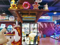 点击看大图 -卡通尼乐园(五彩世界店)