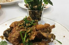 Garlic Hand-Rubbed Lamb Ribs