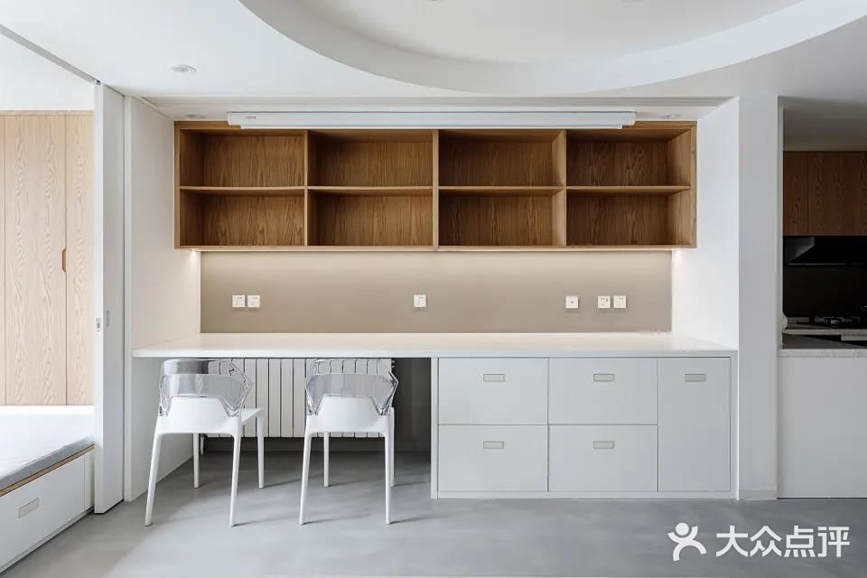 克莱因蓝下的流线型音乐之家 - 蓝境 