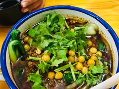 金牌杂酱酸辣粉-胖胖板凳面