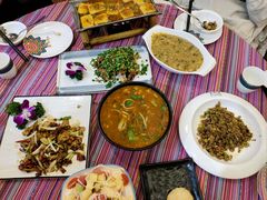 -香巴拉云南餐厅(华莱坞店)