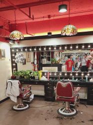 -东方先生国潮男士理发馆