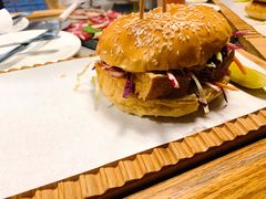东四豆腐汉堡-悠航SLOWBOAT(三里屯店)