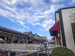 -王府井奥莱临潼小镇(临潼店)