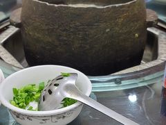 松茸炖石锅鸡-绿色墨脱石锅城