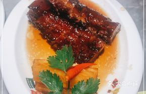 Braised BBQ Pork with Oil-Plucked Chicken