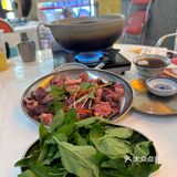 走进咏发顺德海鲜大排挡，满满的市井气息扑面而来