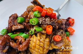 Braised Chicken with Abalone in Clay Pot