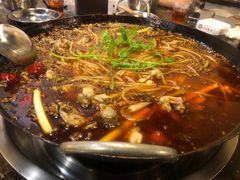 -鸿顺老铁锅美蛙鱼府(解放碑店)