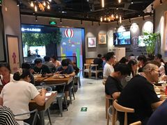大堂-渝是乎川渝小炒(新世界百货望京店)